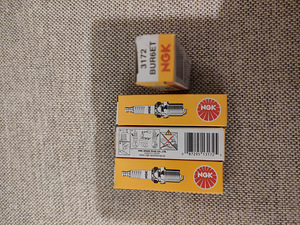 Свеча зажигания NGK 3172 (1 фото из 4)