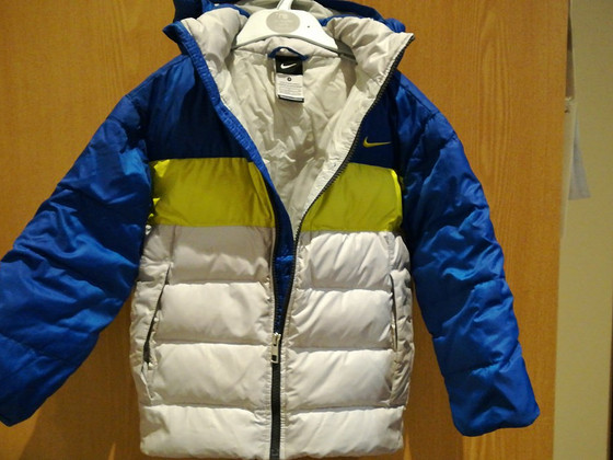 Пуховик "Nike" р.104-110 см.