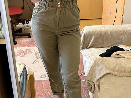 H & M зеленые джинсы