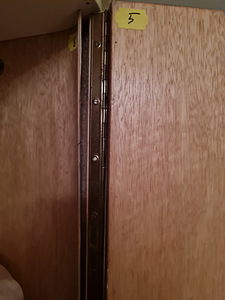 Антикварный шкаф (2 фото из 2)