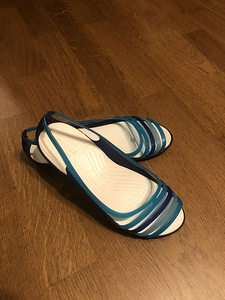 Crocs w7, lk. 37 (1 foto / 1)