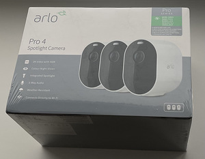 Arlo Pro 4 Spotlight Camera, 2K QHD, 3 pcs, White (1 фото из 4)