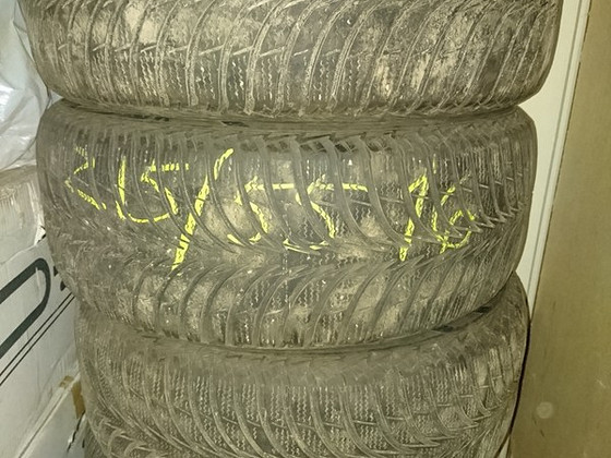 Всесезонные шины Goodyear 16 "215 55 16 4шт.