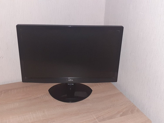 Monitor Fujitsu 47 cm