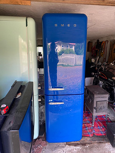 Холодильник SMEG (2 фото из 3)