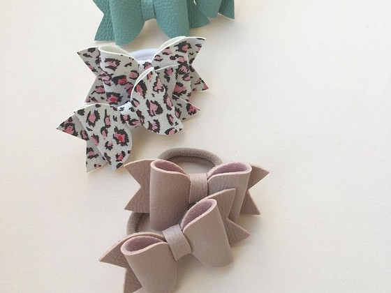 Бантики из экокожы. 🎀