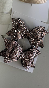 🎀Бантики из глиттера. 🎀 (2 фото из 2)