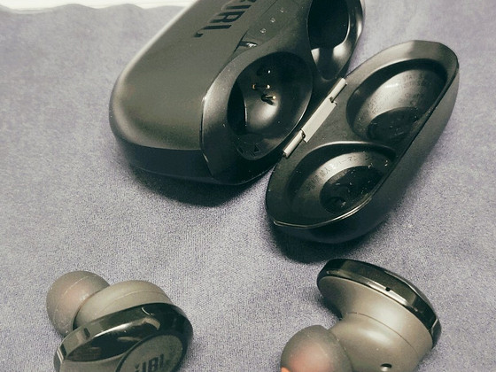 JBL Tune 120TWS Black новые