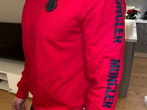 ТОЛСТОВКА MONCLER