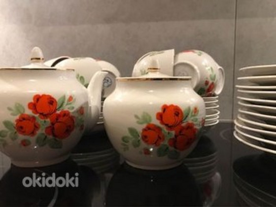 Красивый кофейный сервиз на 10