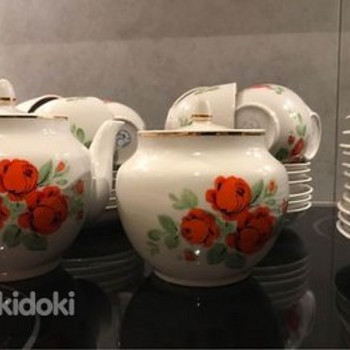 Красивый кофейный сервиз на 10