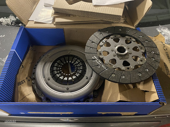 BMW e46 320d комплект нового сцепления Sachs