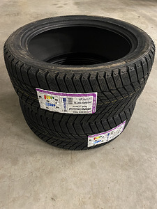 245/45 R19 всесезонная резина (1 фото из 2)