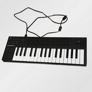 Keyboarbs: Komplete Kontrol M32- Native Instruments (3 фото из 3)