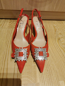 Новые кожаные босоножки Zara, р. 39 (1 фото из 3)