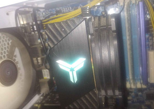 Gigabait GA-870A-UD3 + Amd Phenom II x6 1090T 6 südamikku 6 keermega (2 foto / 2)