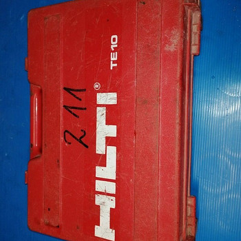 Зарядное устройство с 4эмоданом Hilt Макита