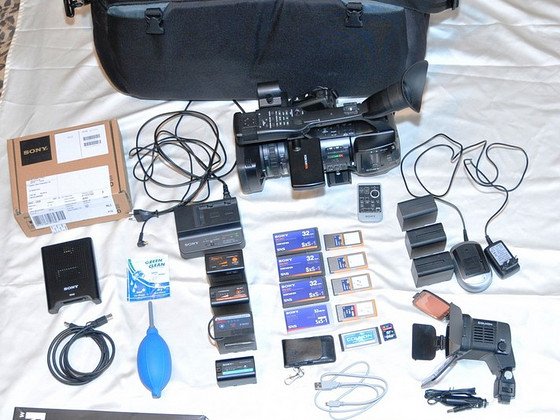 Продаётся комплект видекамеры SONY PMW-EX1R