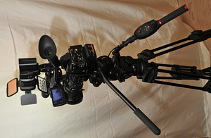Müüdi videokaamerate komplekt SONY PMW-EX1R (2 foto / 4)