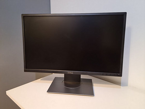 The Dell 22 Monitor Full HD IPS (1 foto / 5)