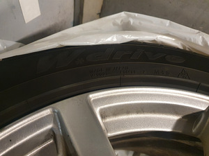 Yokohama 19" põhjamaalamellid velgedel Mercedes Benz GLE/GLS (4 foto / 4)