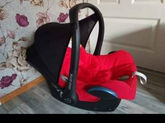 Продам автокресло Maxi Cosi Cabriofix.
