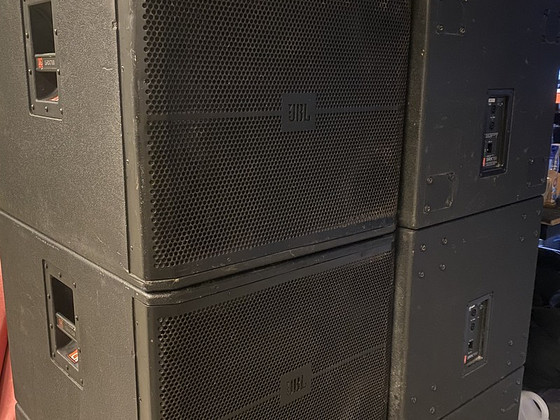 JBL SRX718S Сабвуферы