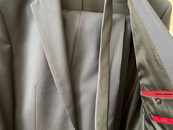 Костюм Hugo Boss (пиджак + брюки + галстук) 48