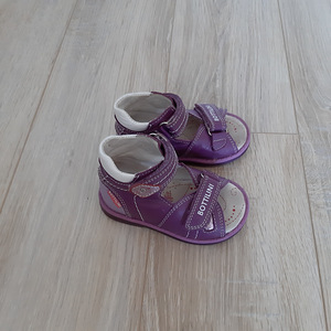 Сандалии 21-22 как новые (1 фото из 5)