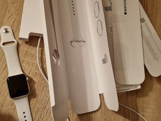 Apple watch 3 38mm white