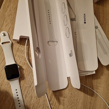 Apple watch 3 38mm white