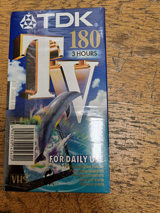 TDK 180 VHS UUS KILES (2 foto / 3)