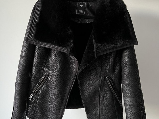 Зимняя куртка Guess