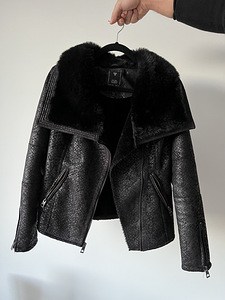 Зимняя куртка Guess (1 фото из 4)