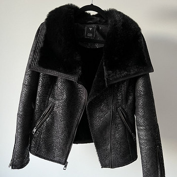 Зимняя куртка Guess
