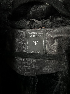 Зимняя куртка Guess (4 фото из 4)