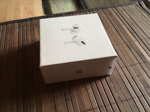Airpods pro (2 фото из 3)