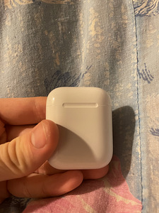AirPods 2 (4 фото из 4)