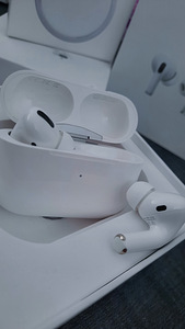 Airpods Pro (2 фото из 5)
