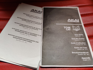 Akai Tom Cat Analog Drum Machine (5 foto / 5)