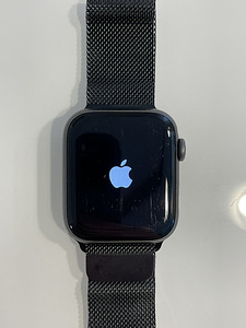 Apple Watch Series 4 44mm (2 фото из 2)
