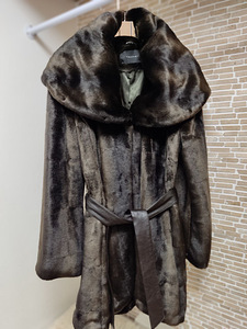 Полупальто TAHARI (1 фото из 4)