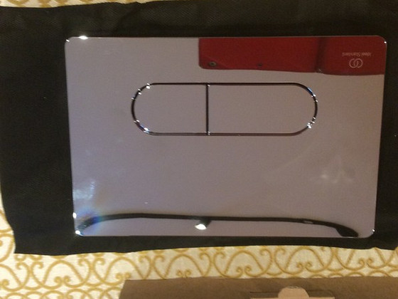 Клавиша для встроенного унитаза