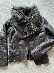 Куртка guess (2 фото из 3)