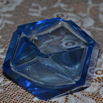 Шлифованная голубая пепельница Lorupi.