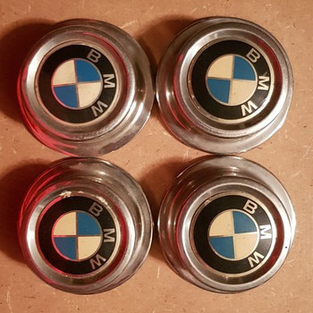 Vana BMW ilukilbid