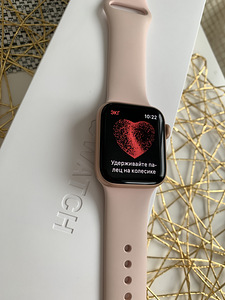 Apple Watch Series 4 GPS, 40 мм, золото (1 фото из 7)