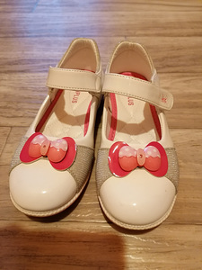 Детские туфли. (3 фото из 3)