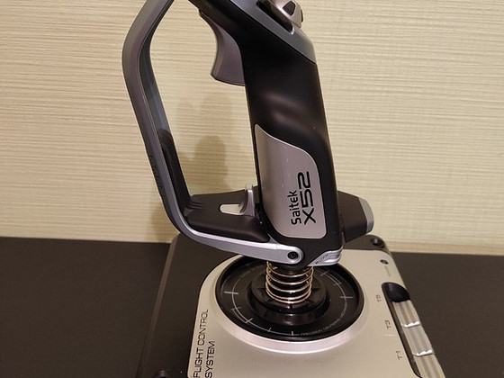 Продам saitek x52 flight control system Бу за 170-130 €
