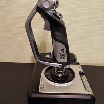 Продам saitek x52 flight control system Бу за 170-130 €